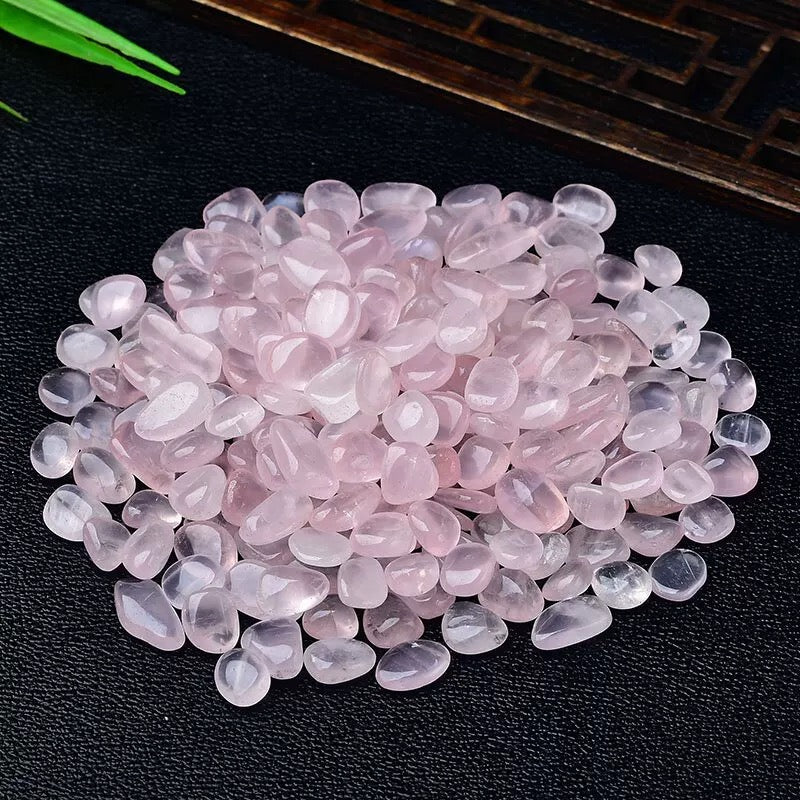 Rose quartz chip stone 20$/kg