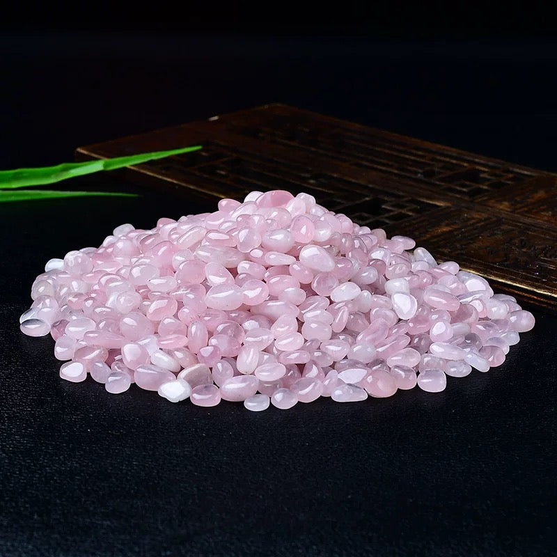 Rose quartz chip stone 20$/kg