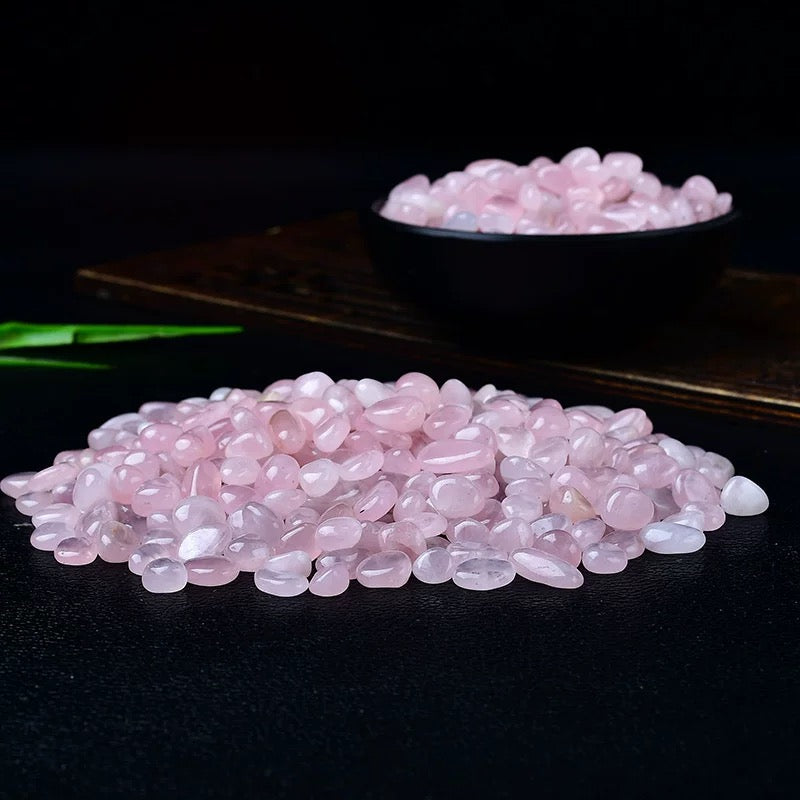 Rose quartz chip stone 20$/kg