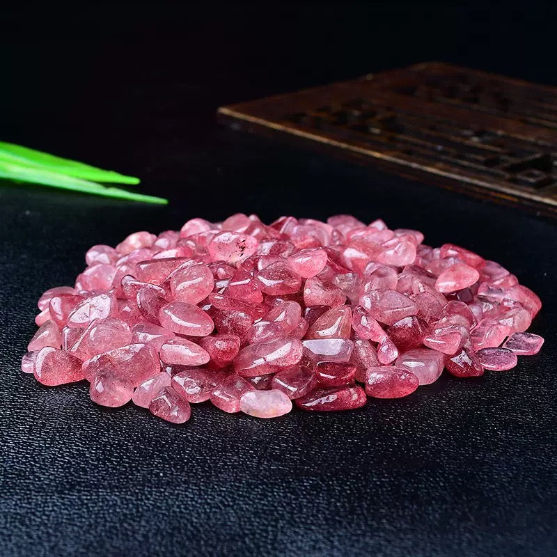 Strawberry quartz chip stone 20$/kg
