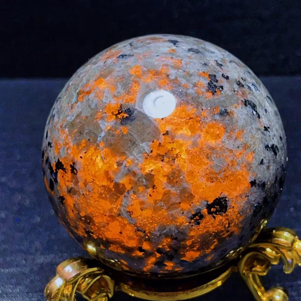 Yooperlite sphere