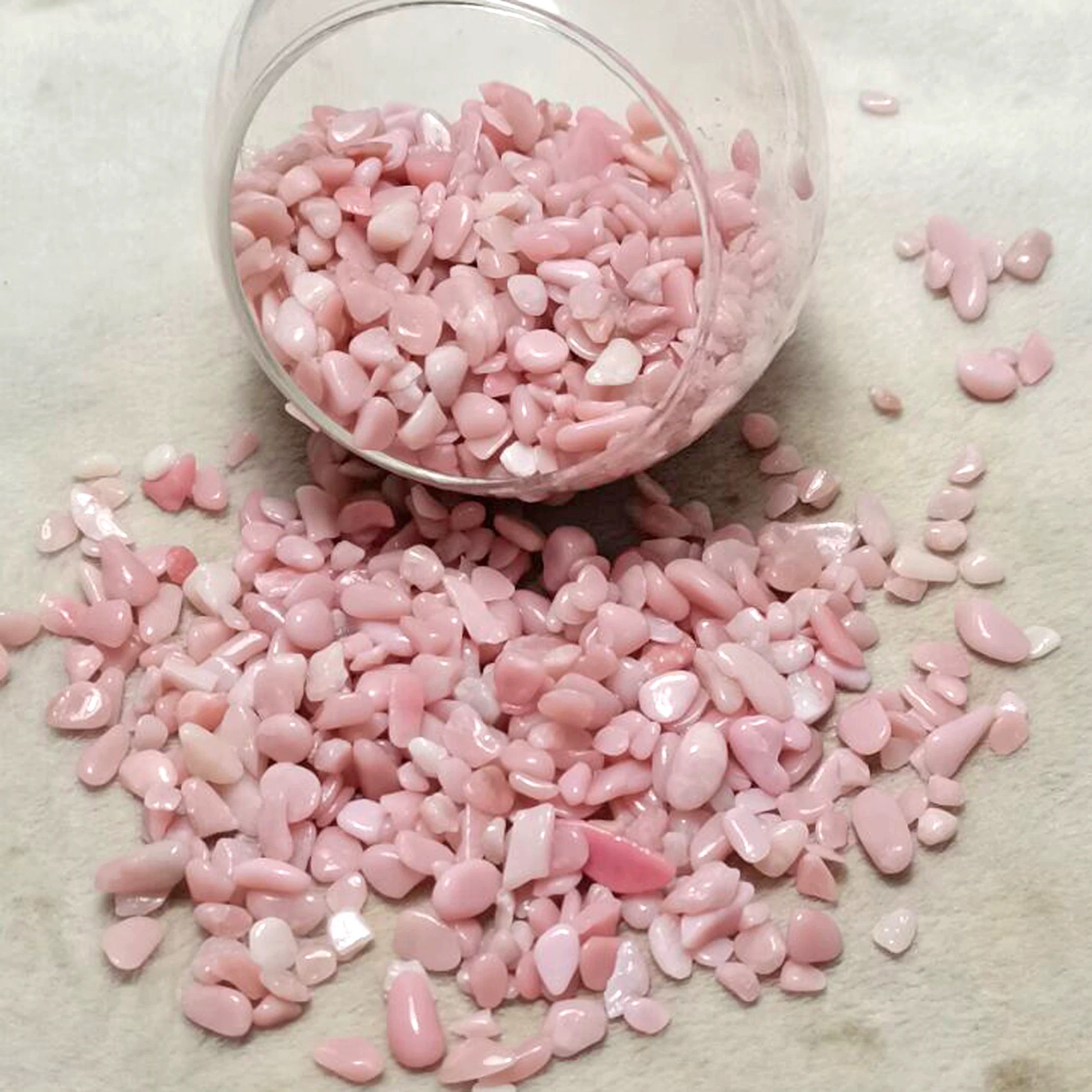 Pink opal chip stone 20$/kg