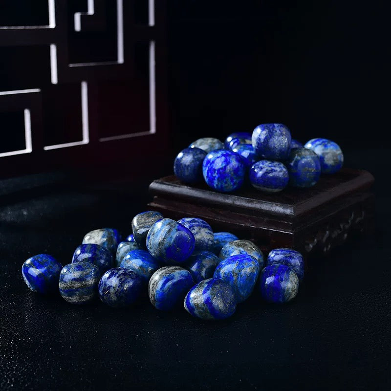 Lapis palm stone and chip stone