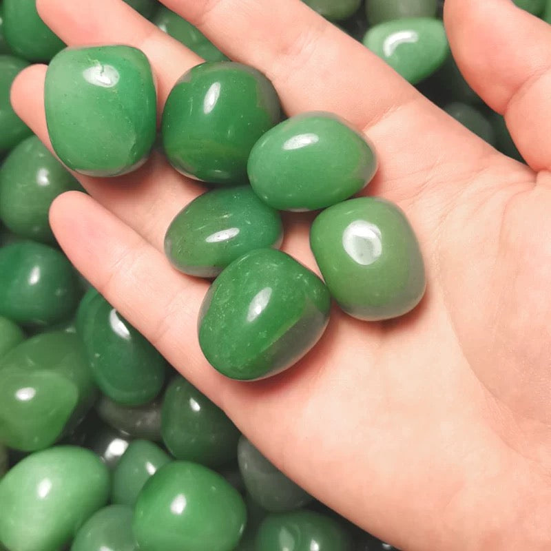 Green aventurine palm stone 40$/kg