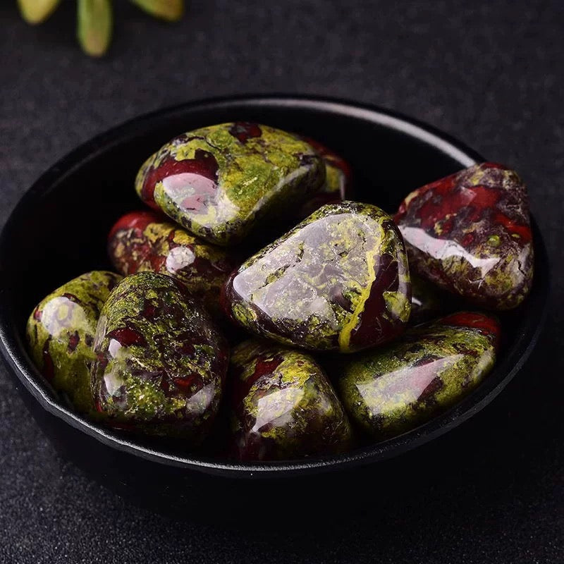 Dragon blood stone chip stone 30$/kg