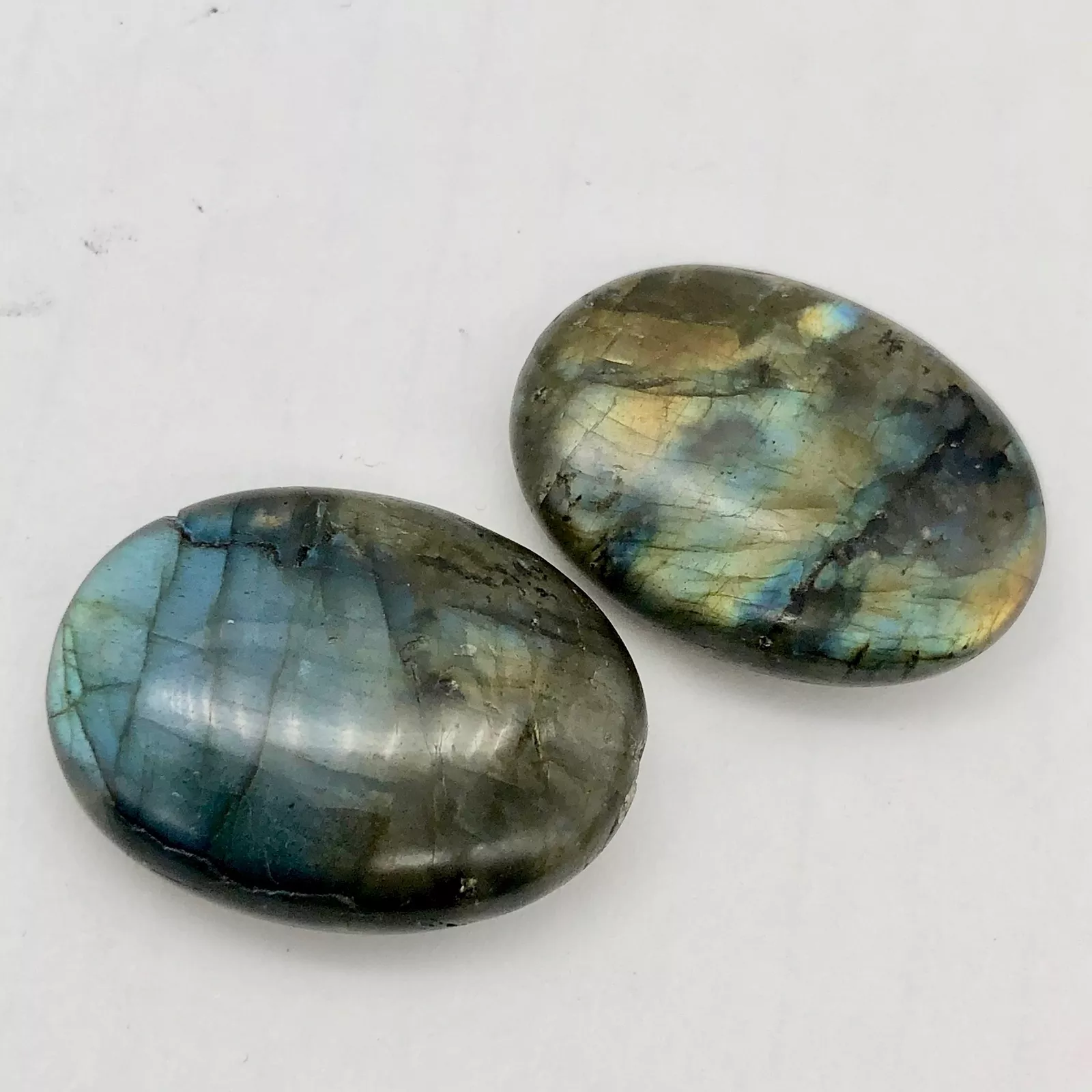 Labradorite palm stone 80$/kg