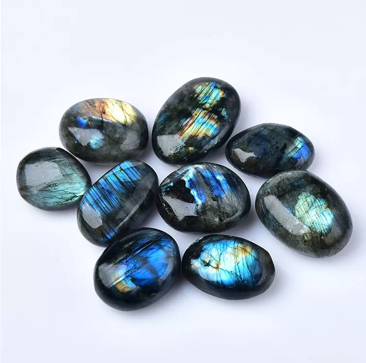 Labradorite palm stone 80$/kg