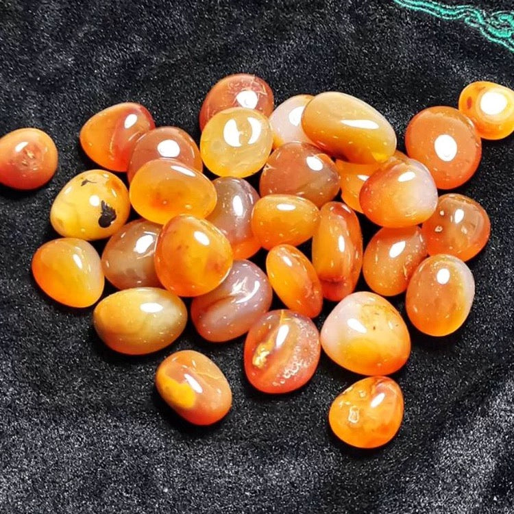 Red agate palm stone 30$/kg